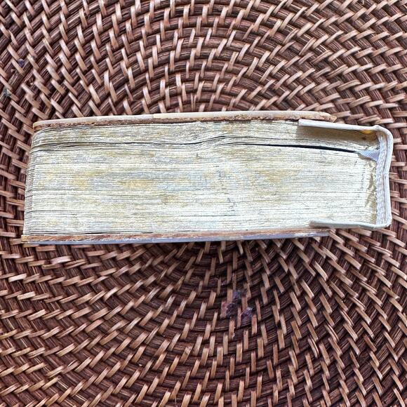 Vintage 1985 Mother-of-Pearl Inlay Holy Bible – owned by Hon. Jim Wright - Picture 11 of 16